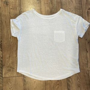 Old Navy Women’s white tee shirt.